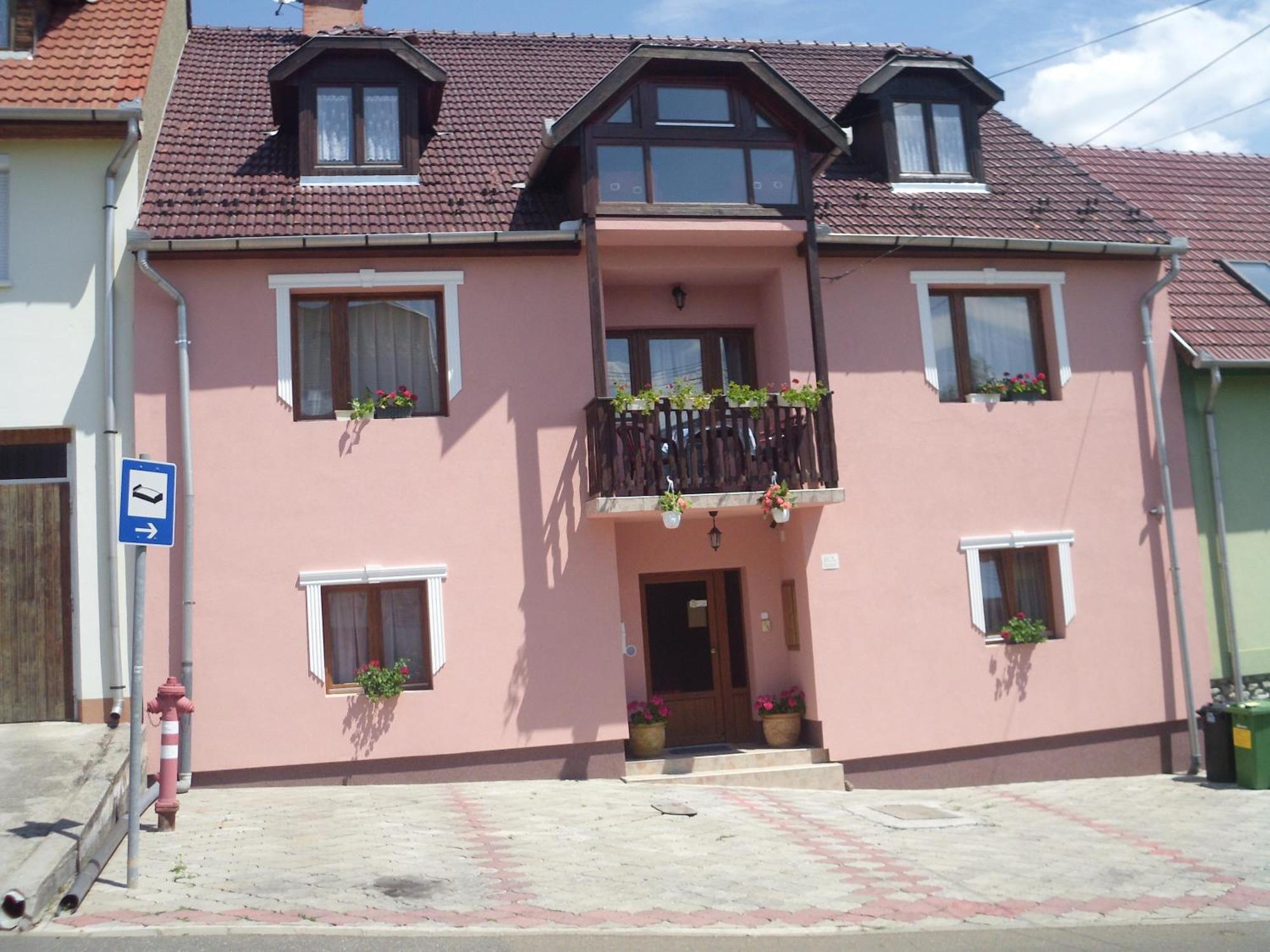 エゲル Flamingo Vendeghaz Bed & Breakfast エクステリア 写真
