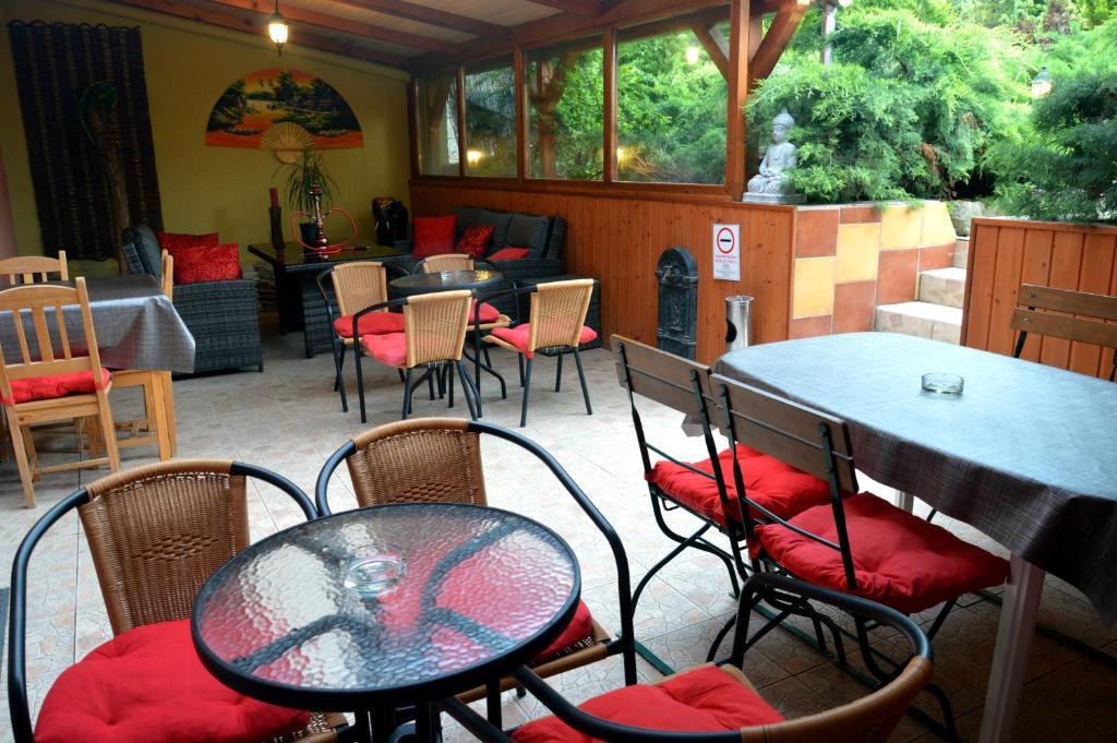 エゲル Flamingo Vendeghaz Bed & Breakfast エクステリア 写真