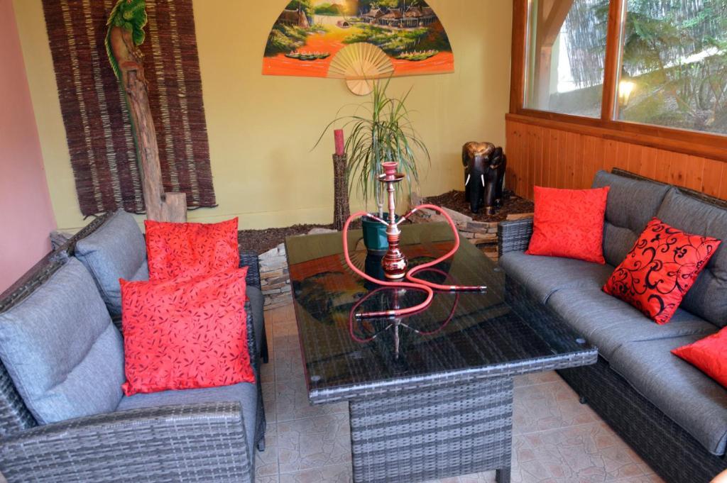 エゲル Flamingo Vendeghaz Bed & Breakfast エクステリア 写真