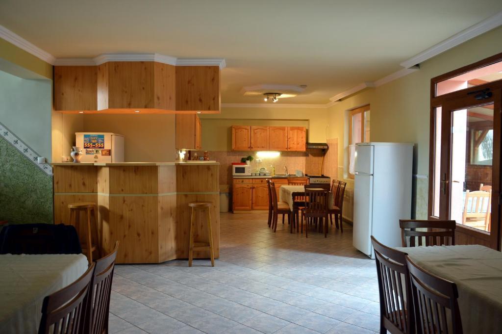 エゲル Flamingo Vendeghaz Bed & Breakfast エクステリア 写真